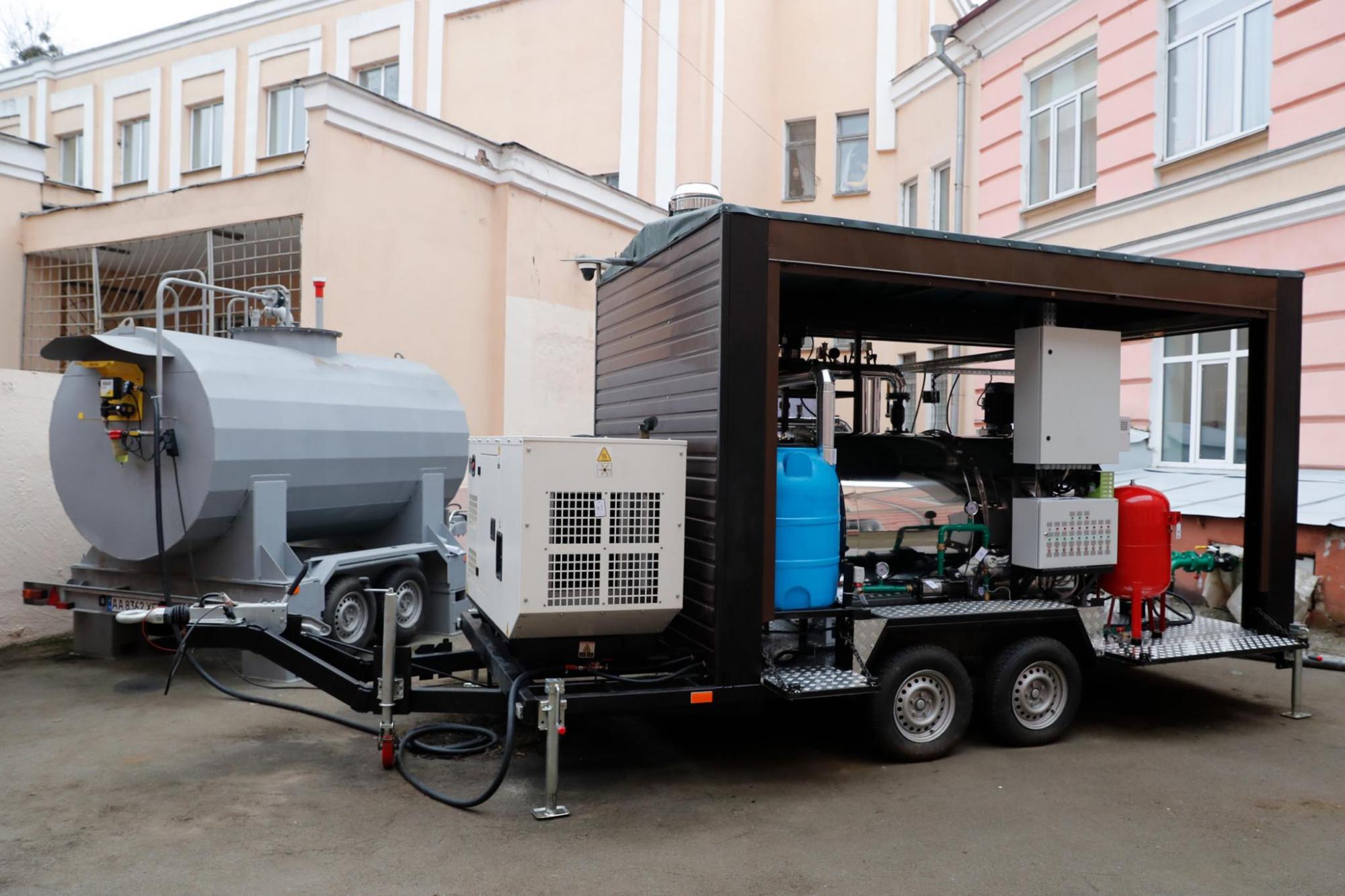 Котельні та генератори. У КМДА розповіли, де не вимикають світло при відключеннях